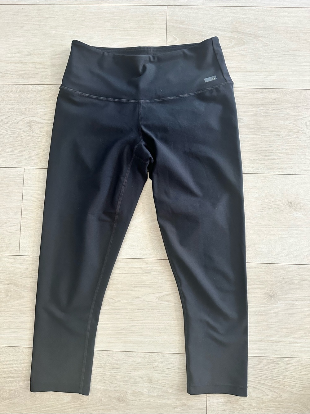 Oakley Women’s Black Performance High-Rise CAPRI Leggings